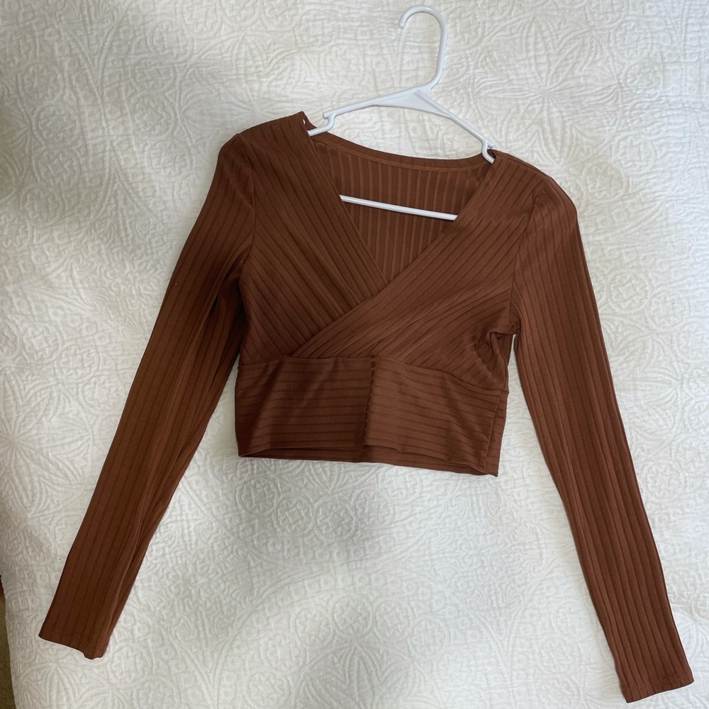 V-neck cropped top